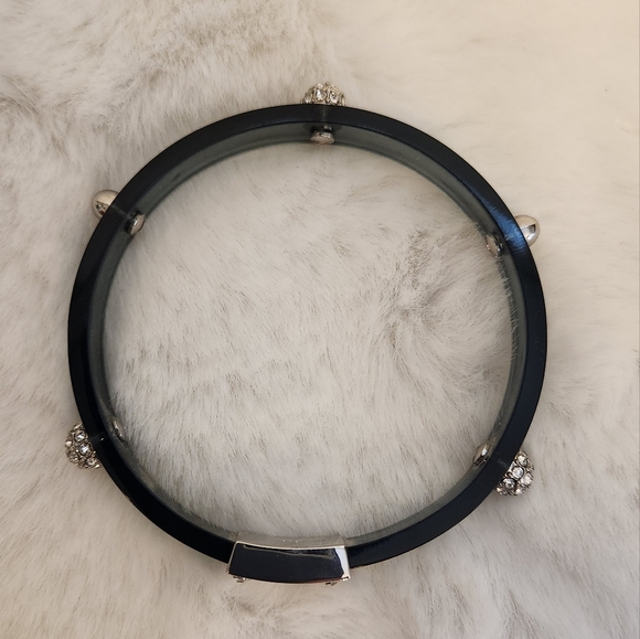 NWOT Lia Sophia "Glazed" Grey Translucent Cut Crystal Bracelet - Picture 3 of 3